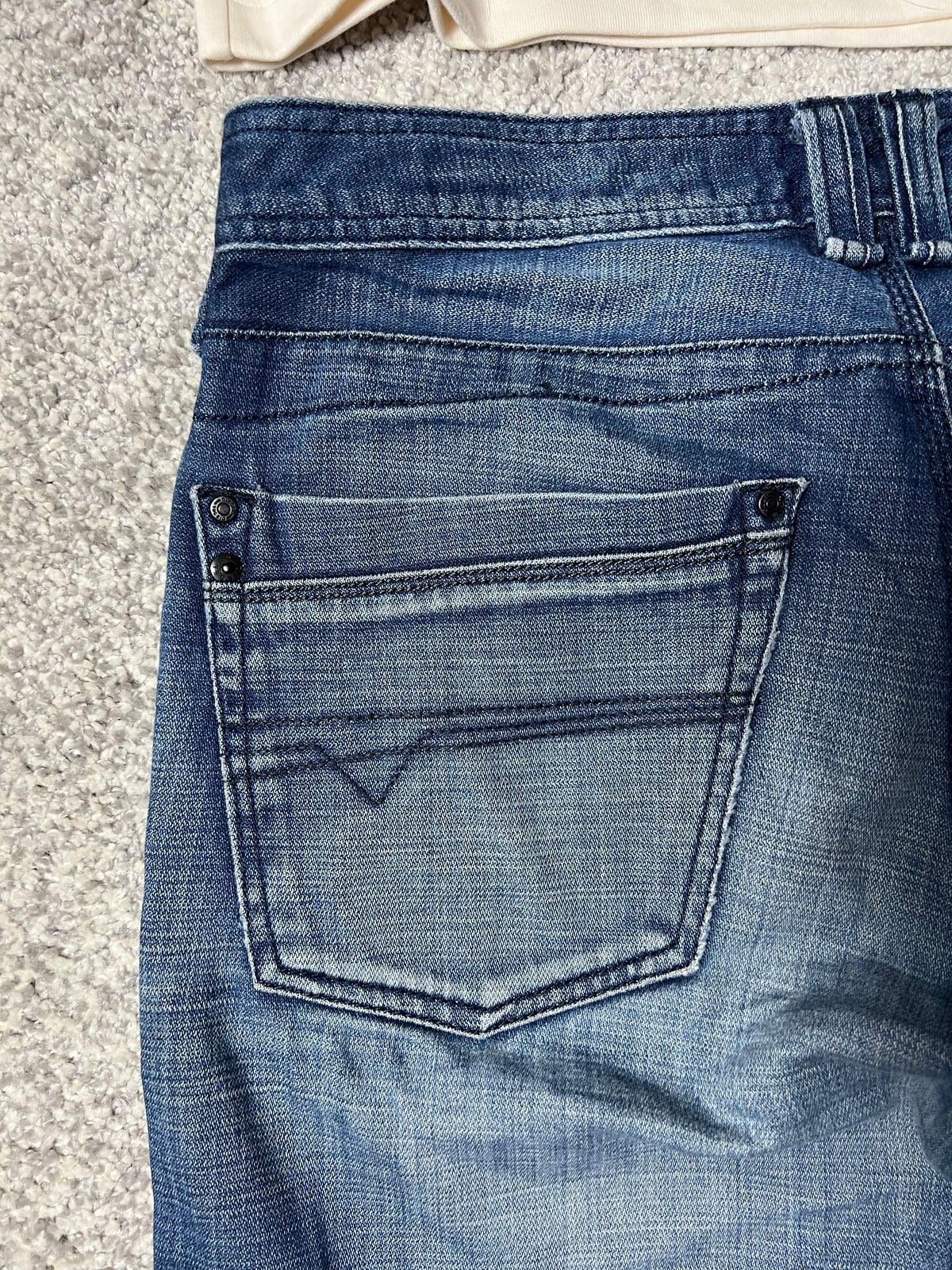 DIESEL INDUSTRY — TIMMEL WASHED BLUE JEANS