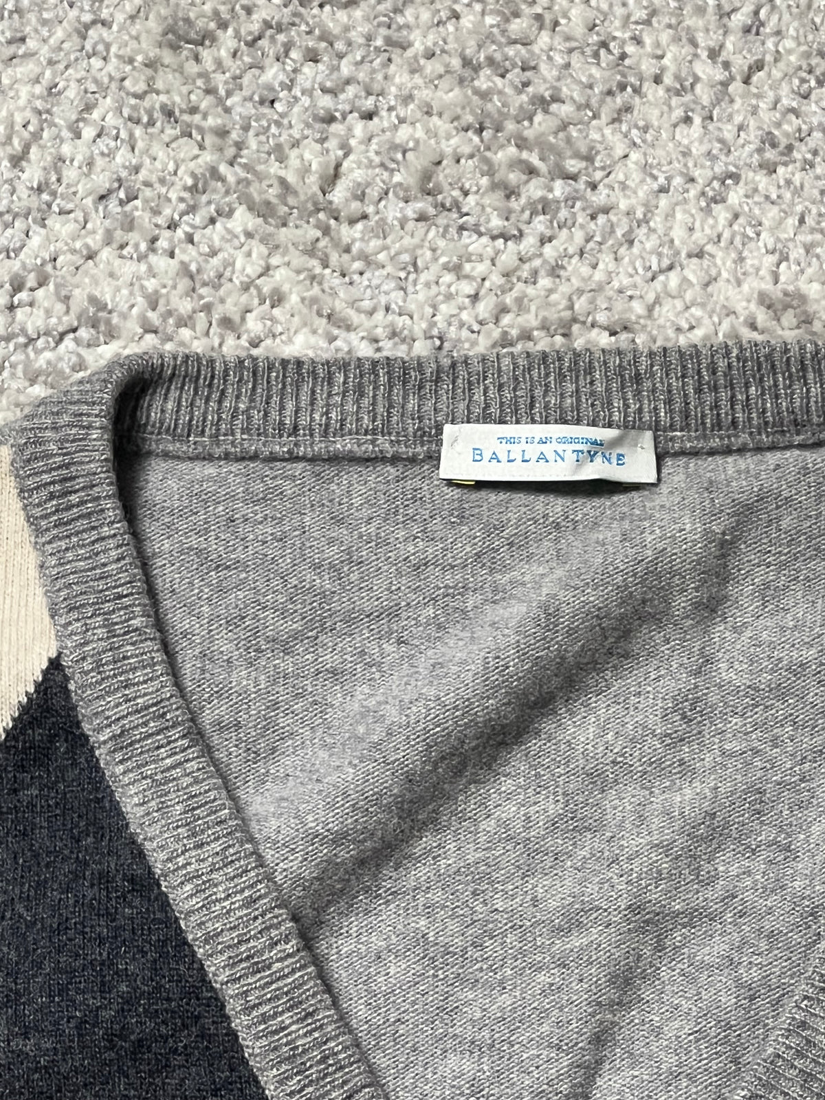 BALLANTYNE — ARGYLE V-NECK SWEATER