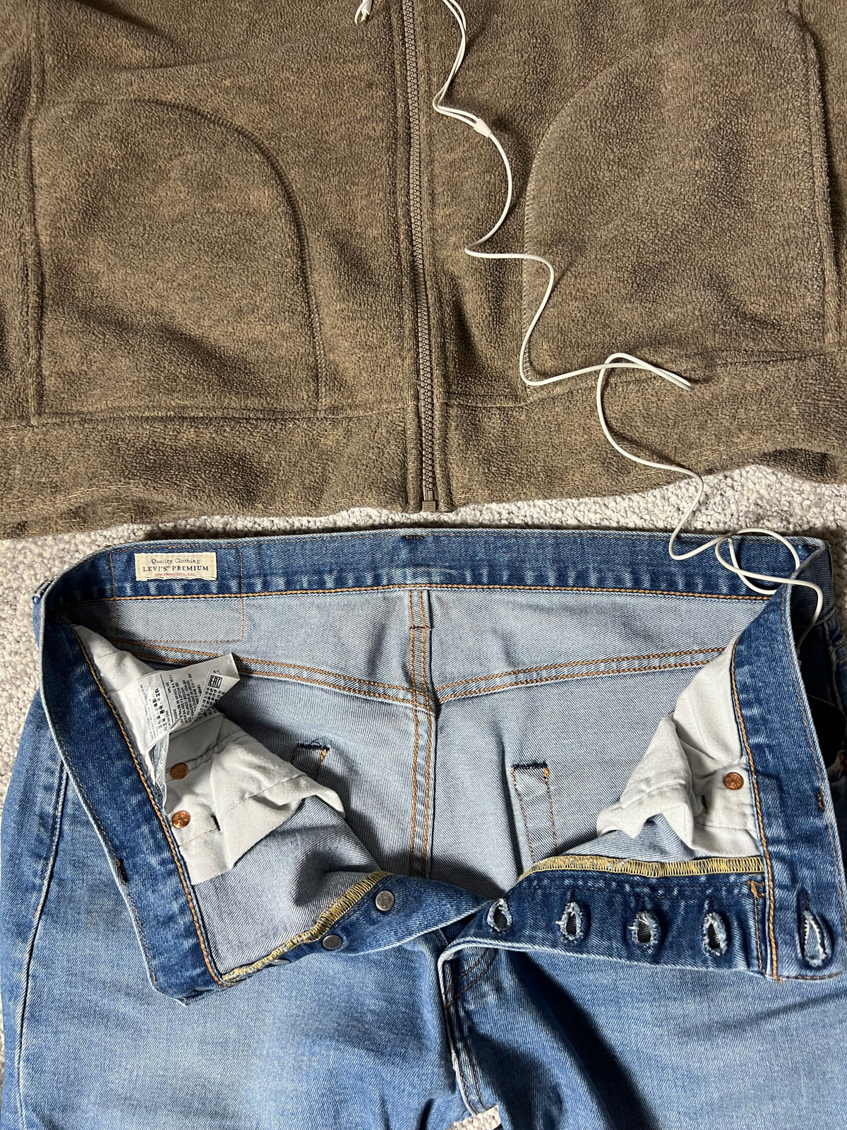 LEVI'S PREMIUM — 501 ORIGINAL STRAIGHT LEG JEANS
